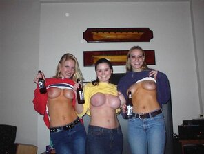 amateur pic partyflashn004