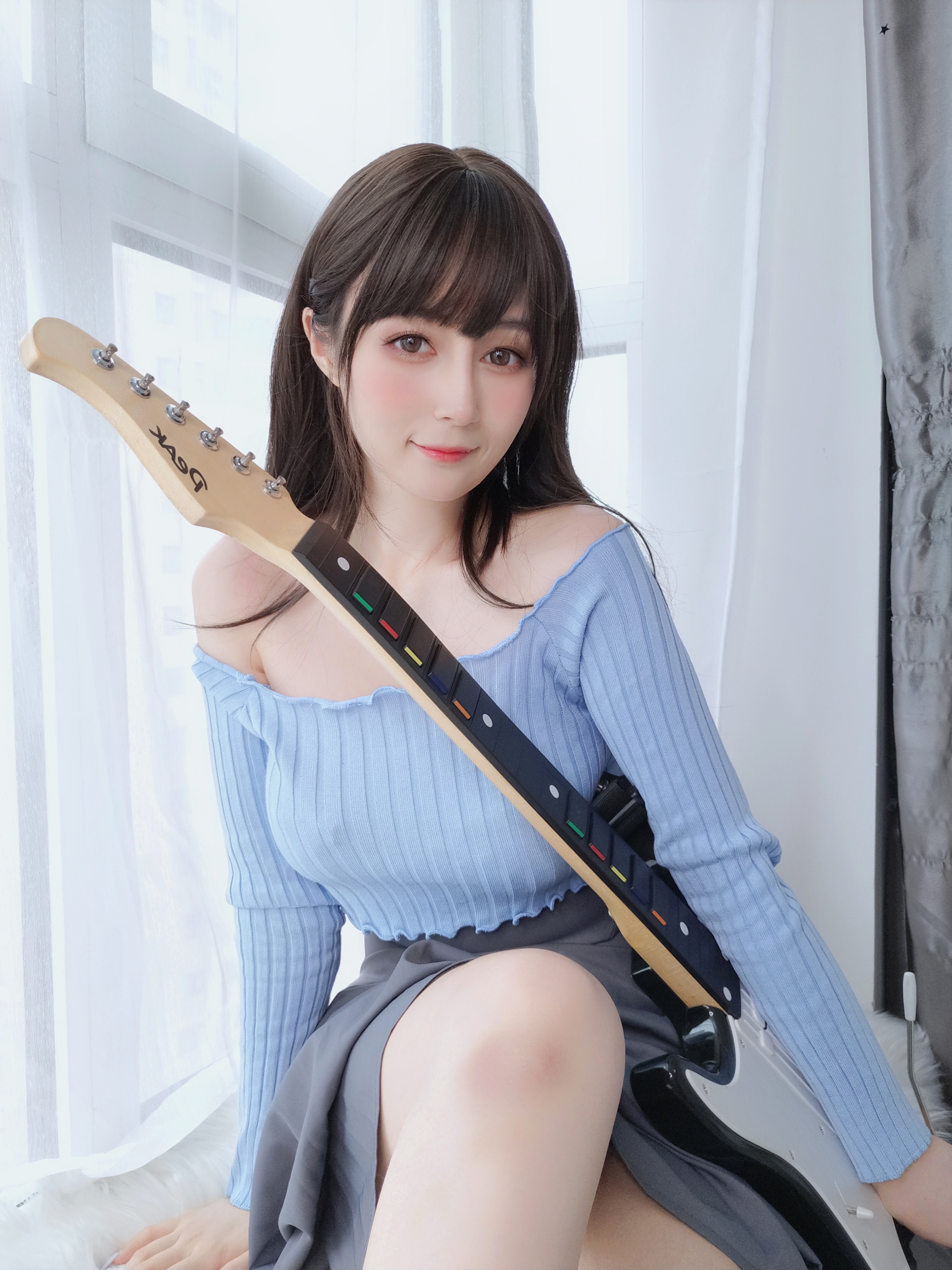 amateur photo Baiyin811 (白银81) - Sexy Guitar Girl (34)