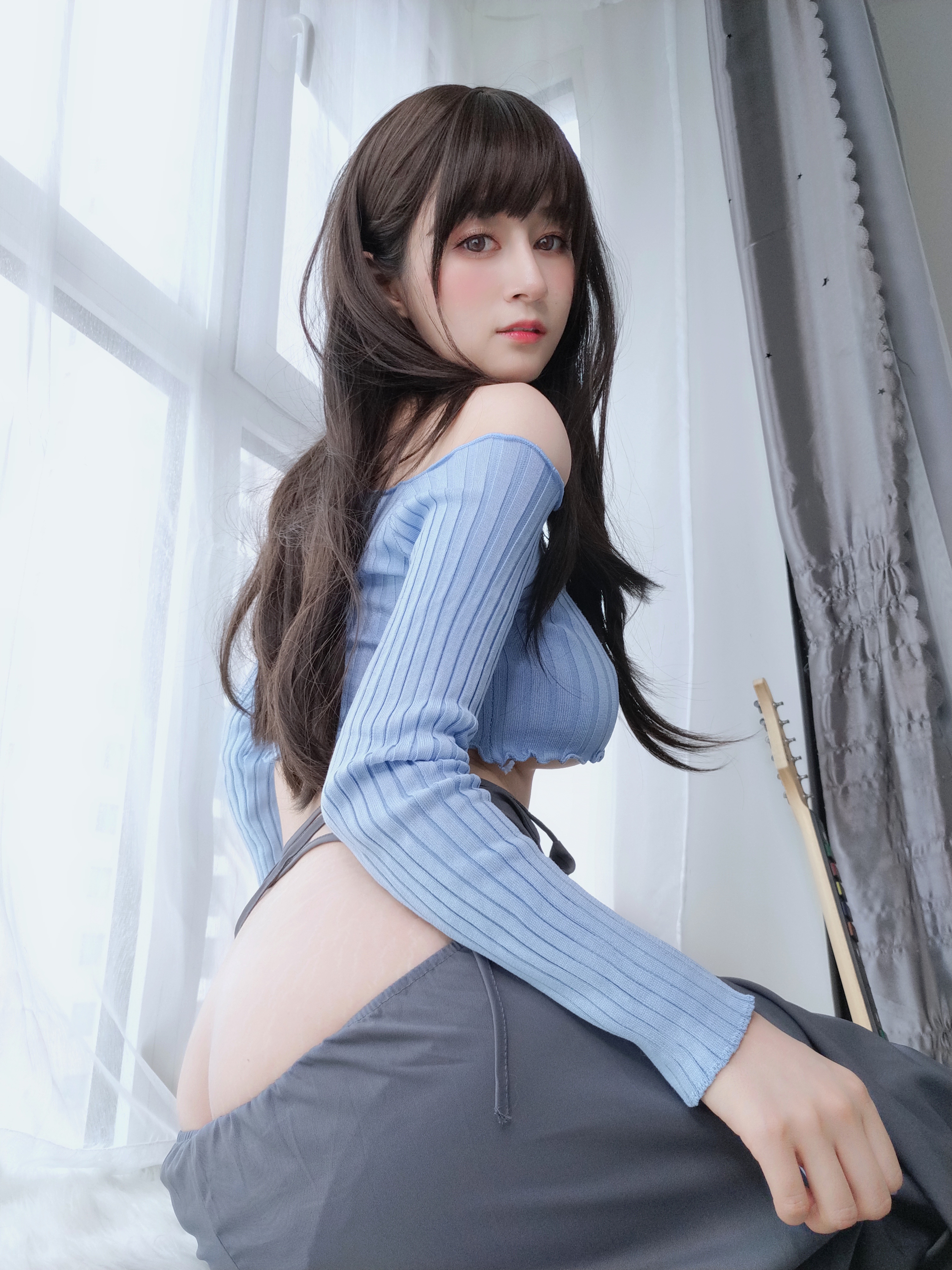 amateur photo Baiyin811 (白银81) - Sexy Guitar Girl (51)