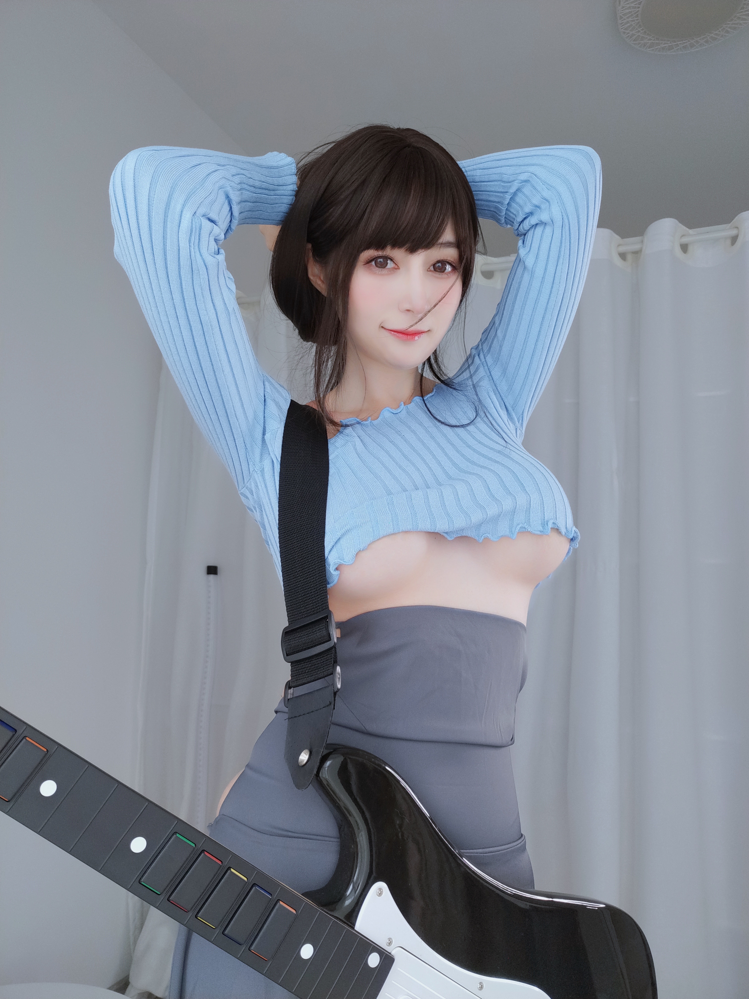 amateur photo Baiyin811 (白银81) - Sexy Guitar Girl (68)