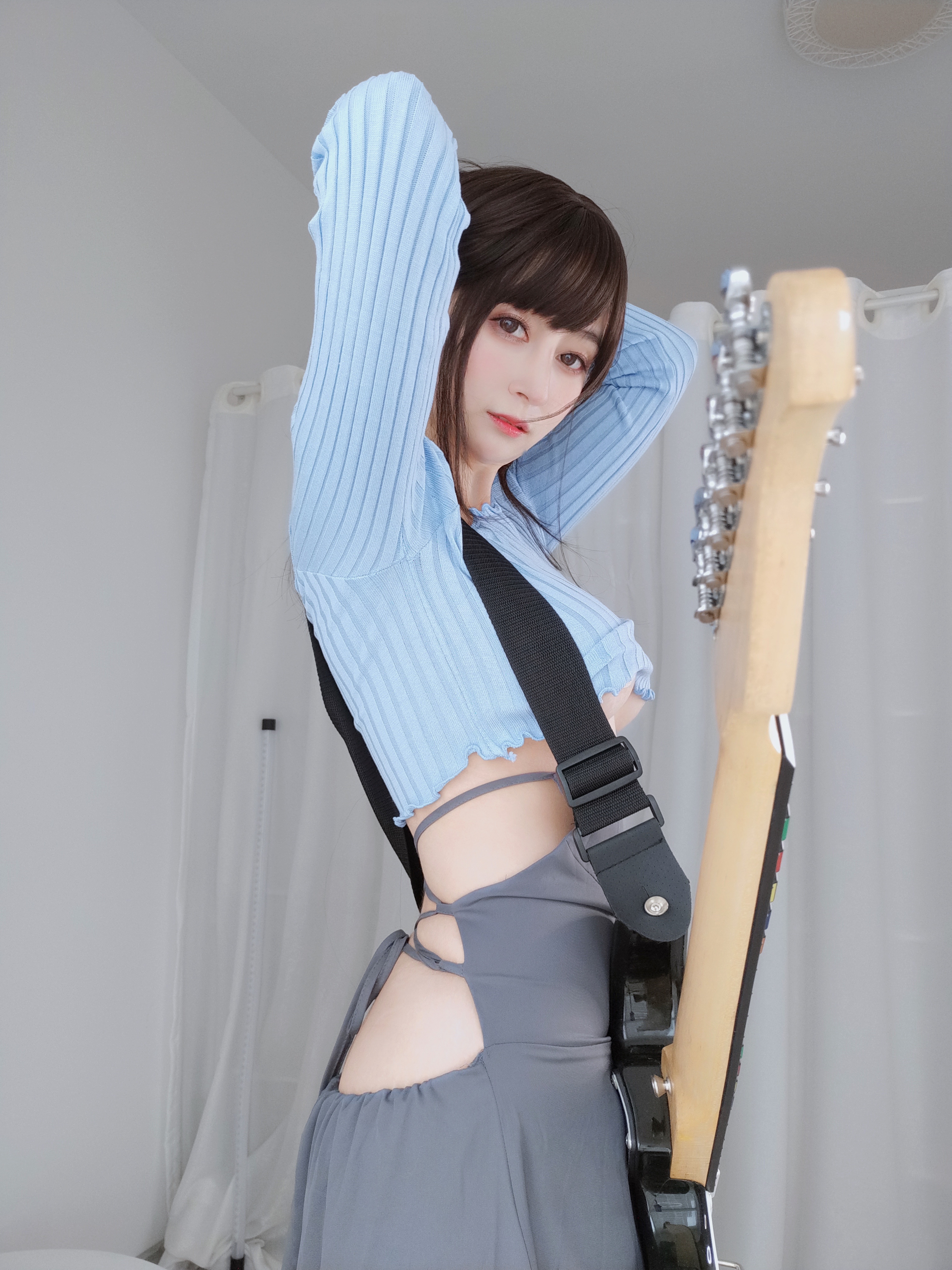 amateur photo Baiyin811 (白银81) - Sexy Guitar Girl (74)