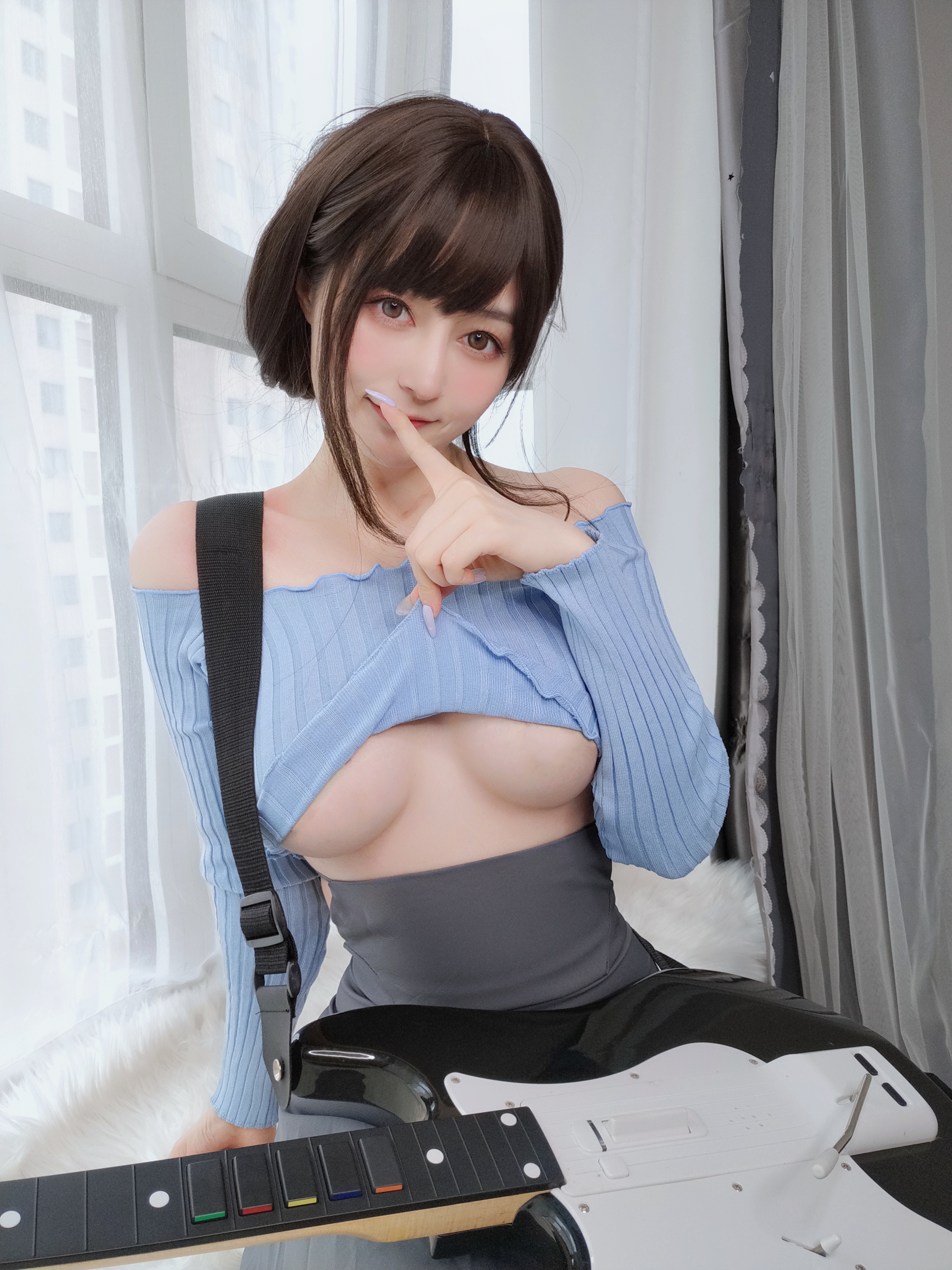 amateur photo Baiyin811 (白银81) - Sexy Guitar Girl (86)