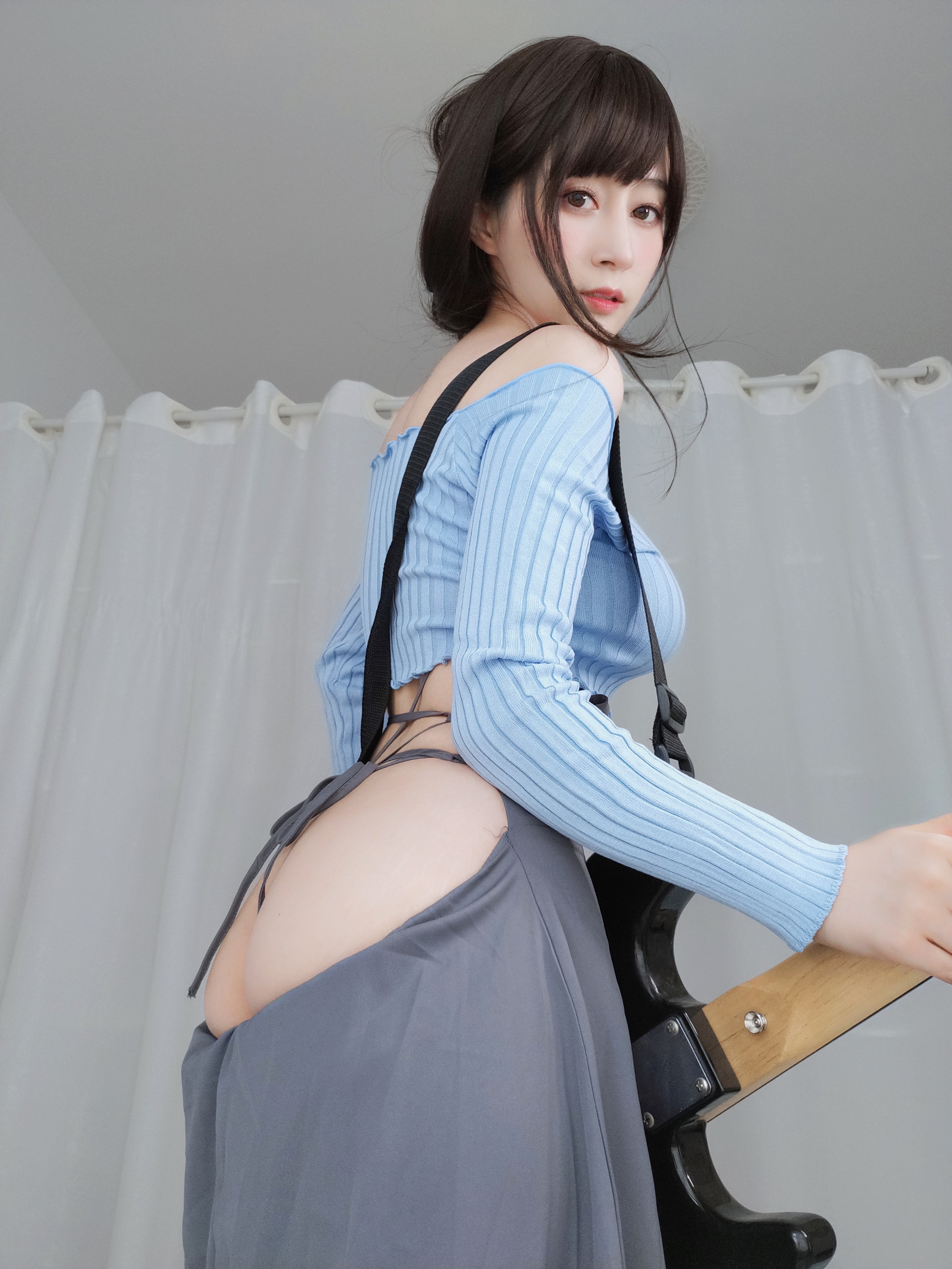 amateur photo Baiyin811 (白银81) - Sexy Guitar Girl (89)