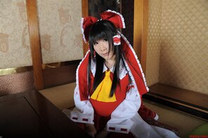 amateur pic reimu001