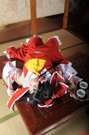 amateur pic reimu033