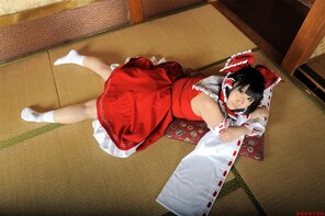 amateur pic reimu049