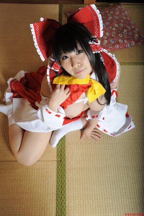 amateur pic reimu083