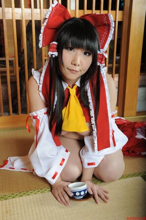 amateur pic reimu107