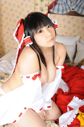 amateur pic reimu205