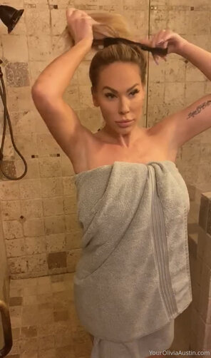 amateur pic oliviaaustinxxx-09-05-2022-2229485966-Just got out the shower 🚿 help me get Dirty again👿👅🥵