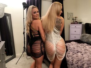 amateur pic oliviaaustinxxx-20-12-2017-5719735-Two blonde booties are always better than one 🍑
