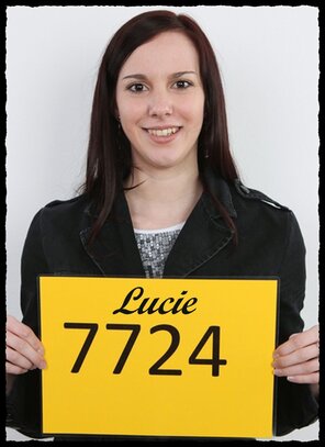 amateur pic 7724 Lucie (1)