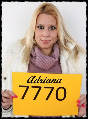 amateur photo 7770 Adriana (1)