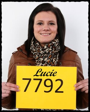 amateur pic 7792 Lucie (1)