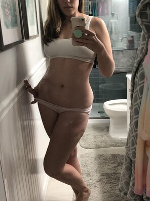 amateur pic Your hands and my curves would make a great combo