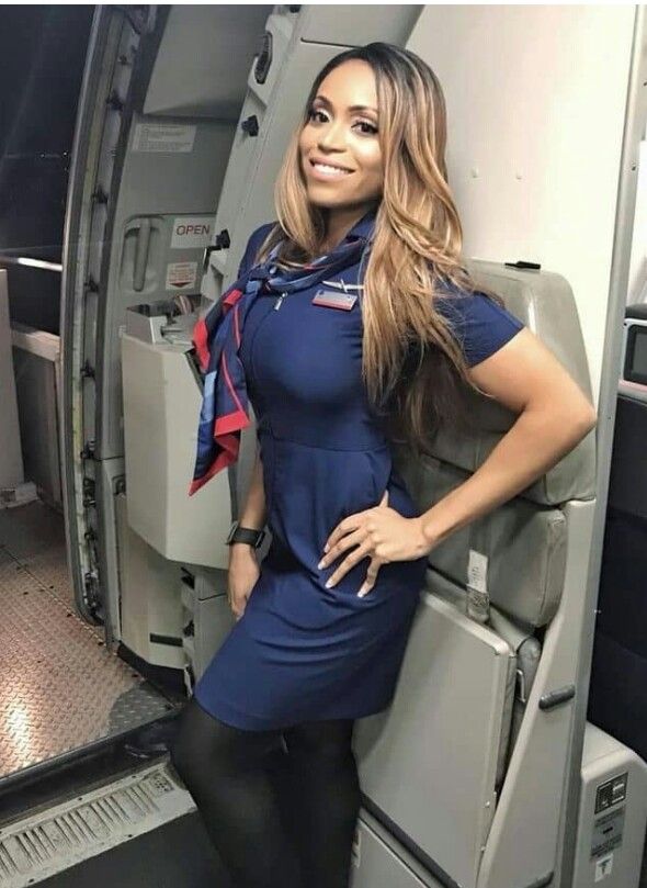 2832738-flight-attendants-00110.webp