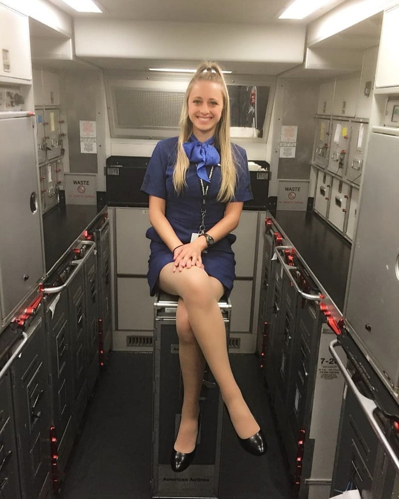 2832797-flight-attendants-00170.webp