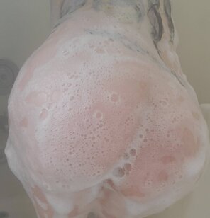 Tight tiny pissy and a wide soapy ass ðŸ’‹ðŸ’œ