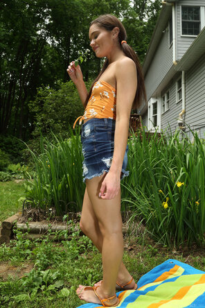 amateur pic als_phallic-picnic_zoe-bloom_high_0017