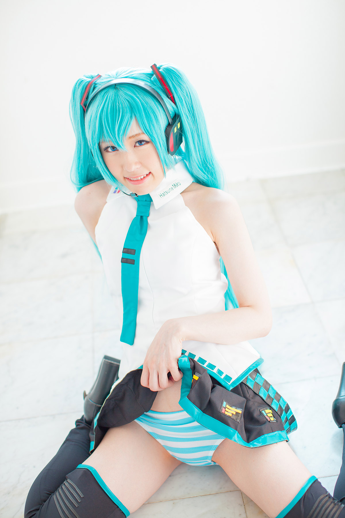 newbie picture [@factory (Tsuchiya Asami)] MikuCos (Vocaloid)_836530-0090