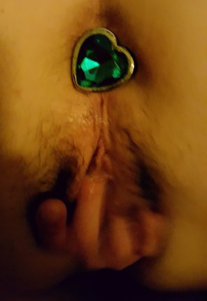 amateur pic How many o[f] you stroking your cocks/rubbing your pussy while watching my plugged ass and juicy pussy?