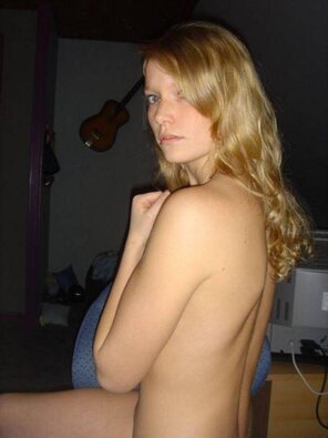 amateur pic 2005-02-26 19.52.xx