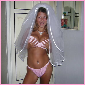amateur pic Hochzeitsbraut unter dem Kleid