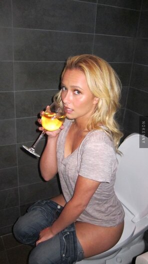 amateur pic Hayden Panettiere (55)