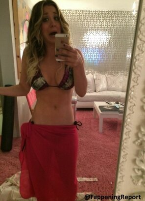 amateur pic Kaley Cuoco (42)