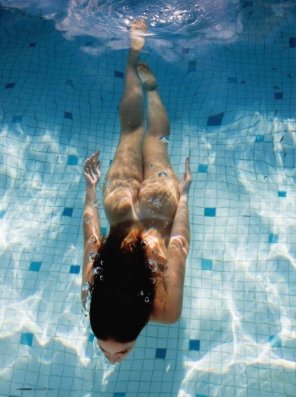 amateur pic Underwater thong