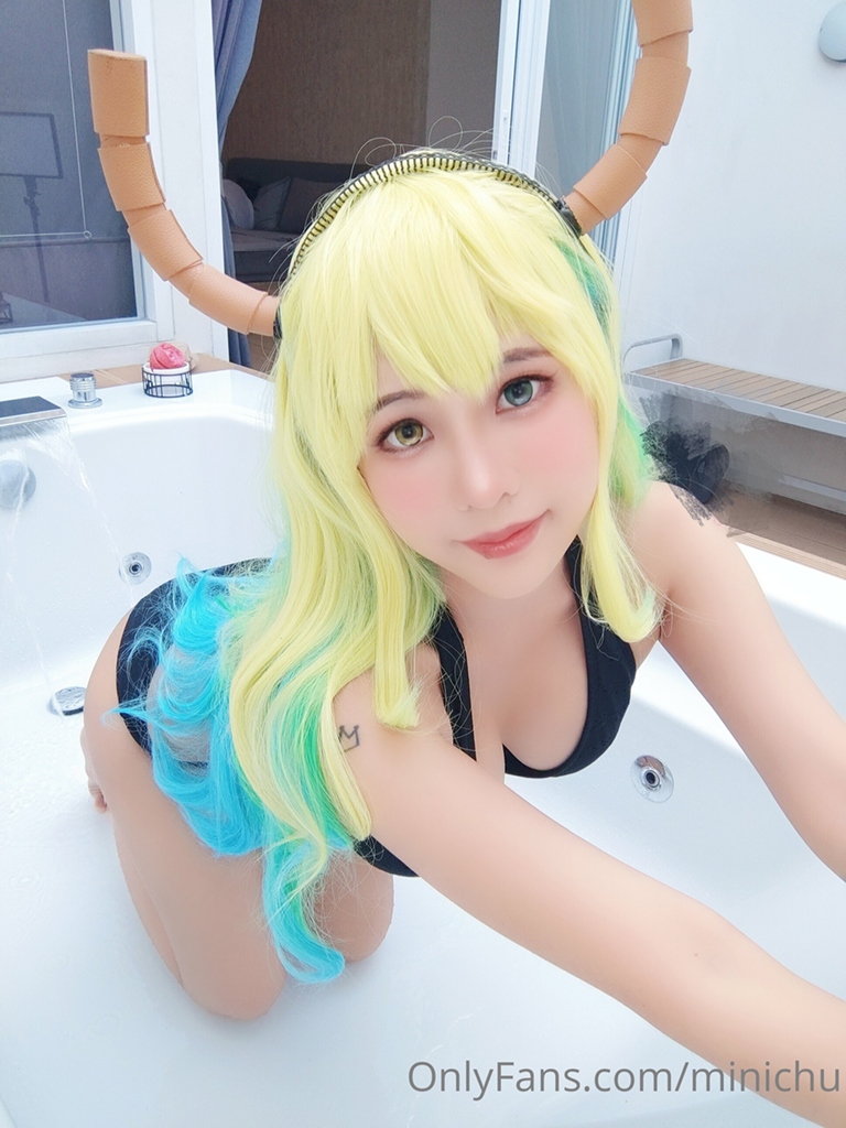 amateur photo Minichu-Lucoa-Bikini-5