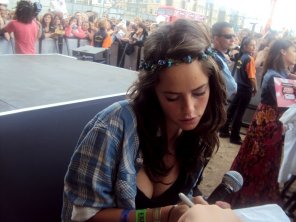 Kaya Scodelario has sexyfrex