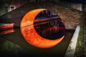 Moon bridge