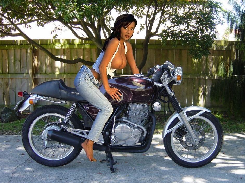 amateur photo bike leanna