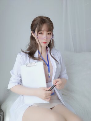 Baiyin811 (白银81) - 私人医生 (32)