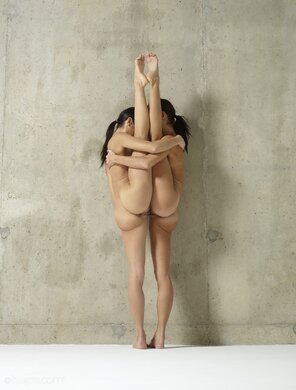 julietta-and-magdalena-acrobatic-art-19-10000px