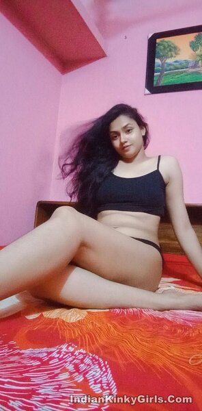 amateur pic Beautiful-Bangladeshi-Girlfriend-Nude-In-Bed_005