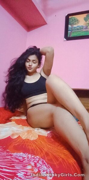 amateur pic Beautiful-Bangladeshi-Girlfriend-Nude-In-Bed_003