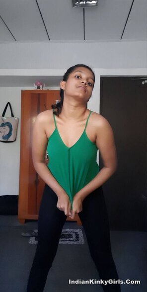 amateur pic Insanely-Hot-Indian-Girl-Nude-Oiled-Up-Body