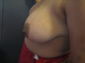 amateur pic Friends-mom-showing-her-boobs