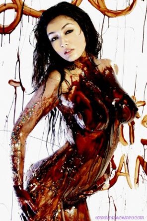 amateur pic Misa Campo covered in chocolate syrup