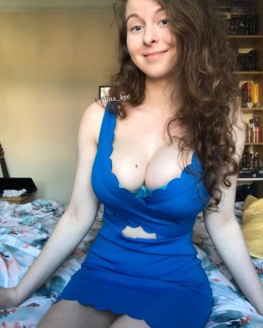 amateur pic Blue dress
