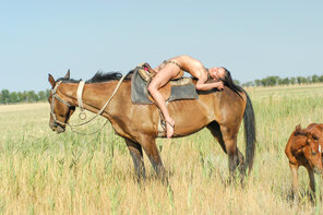 Stunning_Evanthe---Full-Day-Horseback-Riding_Evanthe-L_high_0011