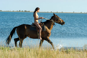 Stunning_Evanthe---Full-Day-Horseback-Riding_Evanthe-L_high_0035