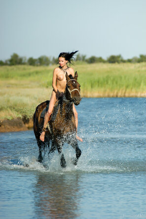 amateur pic Stunning_Evanthe---Full-Day-Horseback-Riding_Evanthe-L_high_0054