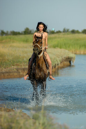 Stunning_Evanthe---Full-Day-Horseback-Riding_Evanthe-L_high_0065