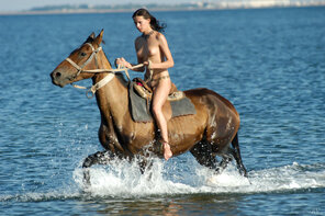 Stunning_Evanthe---Full-Day-Horseback-Riding_Evanthe-L_high_0071