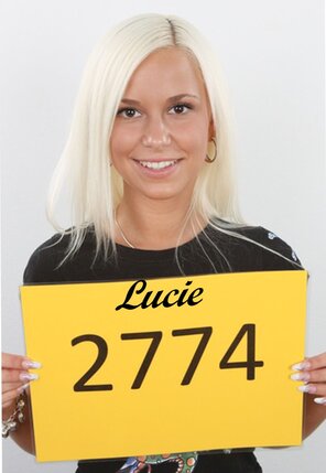 amateur pic 2774 Lucie (1)