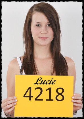amateur pic 4218 Lucie (1)
