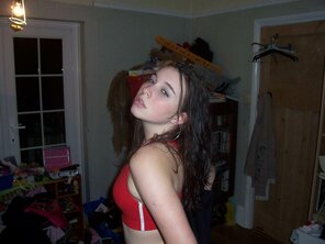 amateur pic Hannah UK British Teen Amateur Picture Collection - UK Amateur Hannah - Reebok WR - 08